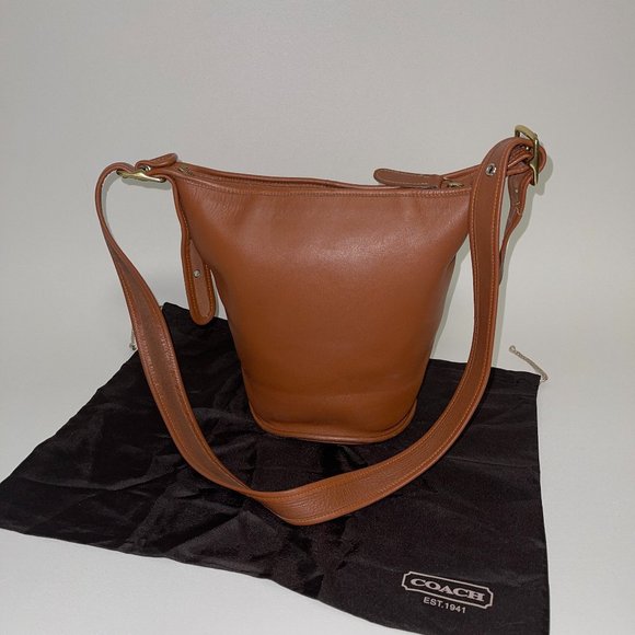 Coach Handbags - COACH VINTAGE leather bag